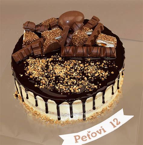 Ilustrácia krstinovej torty pre chlapca s motívom zvieratiek a vláčika