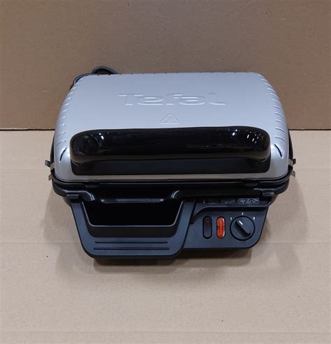 Štýlový záber na gril Tefal GC305012 v kuchyni