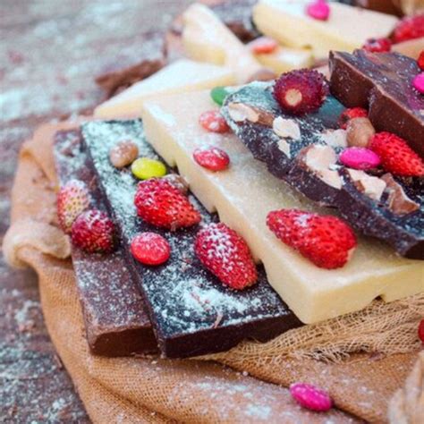 Čerstvé maliny a biela čokoláda ako ingrediencie