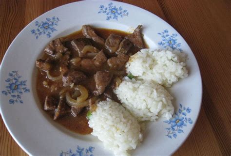 hotová bravčová pečeň s ryžou