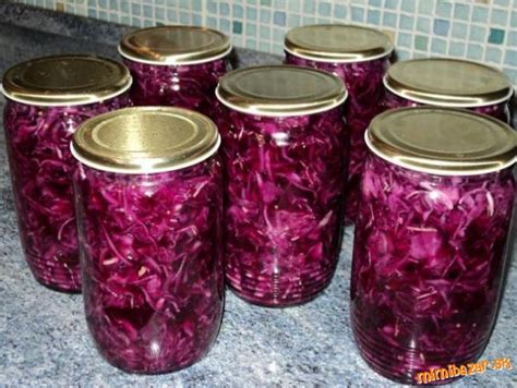 sterilizovaná červená kapusta v pohári