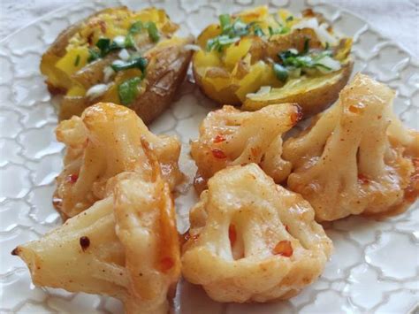 Pripravený karfiol na plechu pred pečením