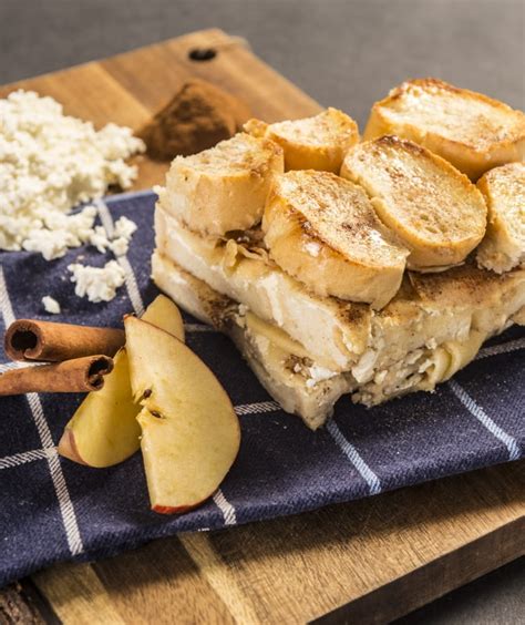 Žemľovka s jablkami a škoricou