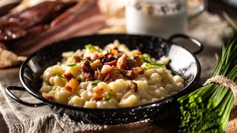 Ilustrácia tradičných metód liečby slaninou