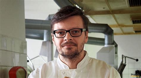 Fotografia Mariána Gavlasa v kuchyni