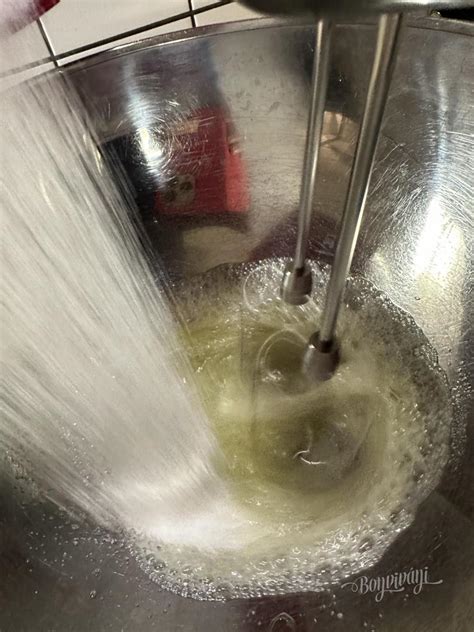 šľahanie bielkov nad parou