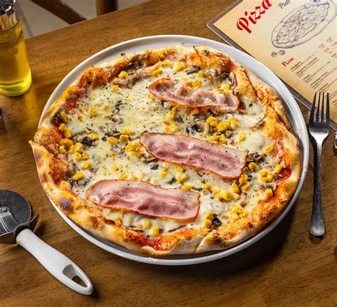 Štýlová pizza na tanieri