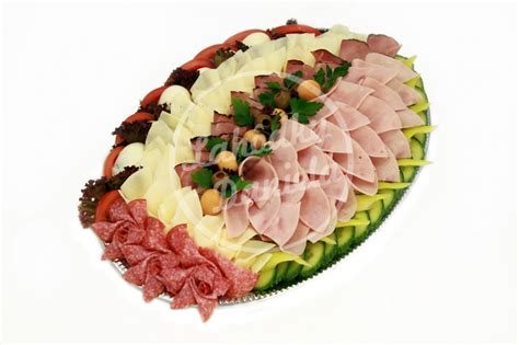 Obložená misa so salámou a šunkou