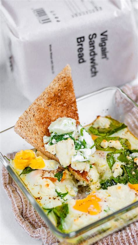 Zapečené vajcia s fetou a špenátom