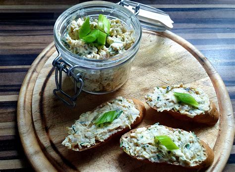 Cuketová pomazánka s chlebom