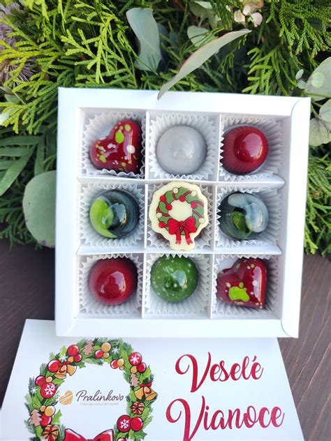 Lucia Lužinská s adventným vencom