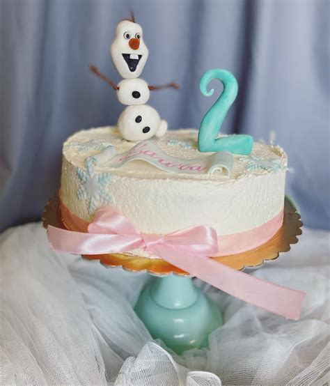 Torta s motívom Frozen a Olafom