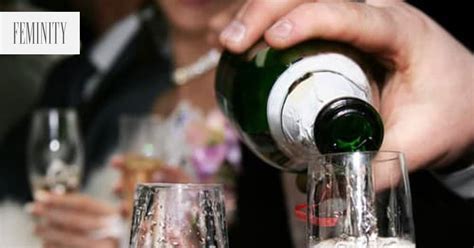 Obrázok s dvoma pohármi punču - jeden s alkoholom, druhý bez