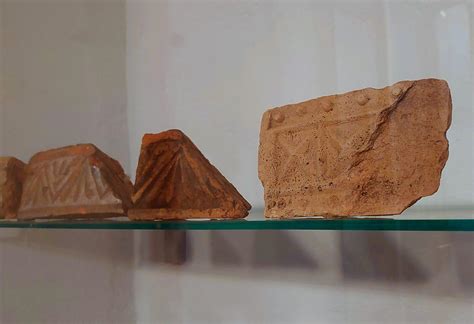 Historické artefakty a fotografie z regiónu