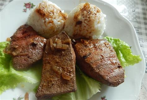 Restovaná bravčová pečeň s cibuľou