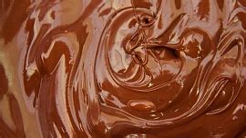 Rozpouštění čokolády ve vodní lázni