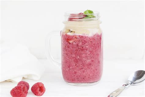 Ingrediencie na malinový chia puding