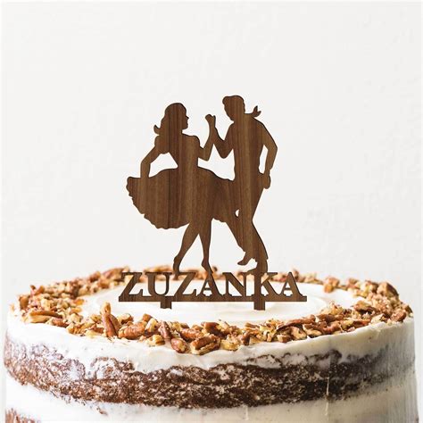 drevený zápich na tortu s tematikou bojových umení