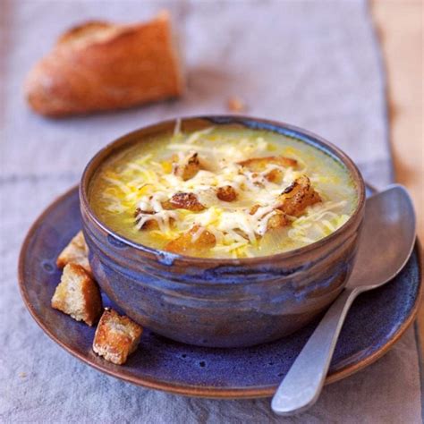 zapečená francúzska cibuľová polievka