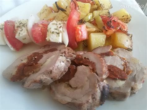 Bravčová panenka s mozzarellou a sušenými paradajkami - hotová