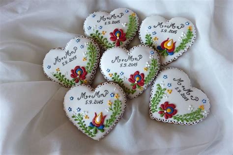 Svadobné medovníkové srdiečka s motívom obrúčok