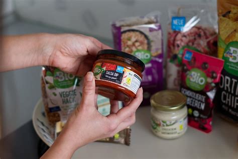Ukážka rôznych bio a vegánskych produktov