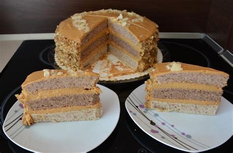Torta s karamelovou plnkou