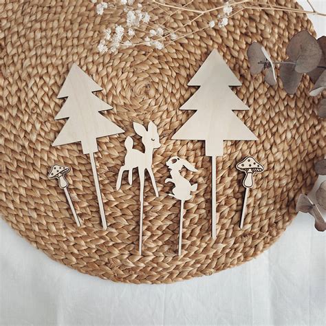 Rôzne typy akrylových zápichov na tortu