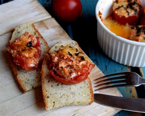 bundáš chlebík s paradajkami a mozzarellou