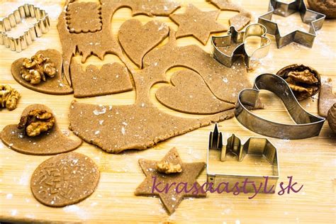 Vykrajovanie a zdobenie medovníkov