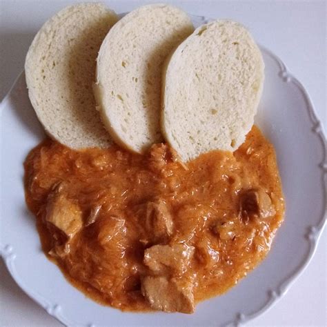 Servírovaný segedínsky guláš