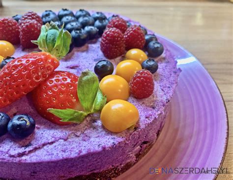 farebná RAW torta s ovocím