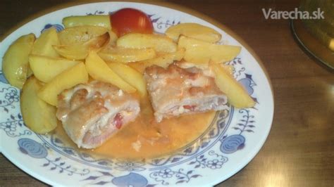 Hotová Drotárska kapsa so zemiakmi a šalátom
