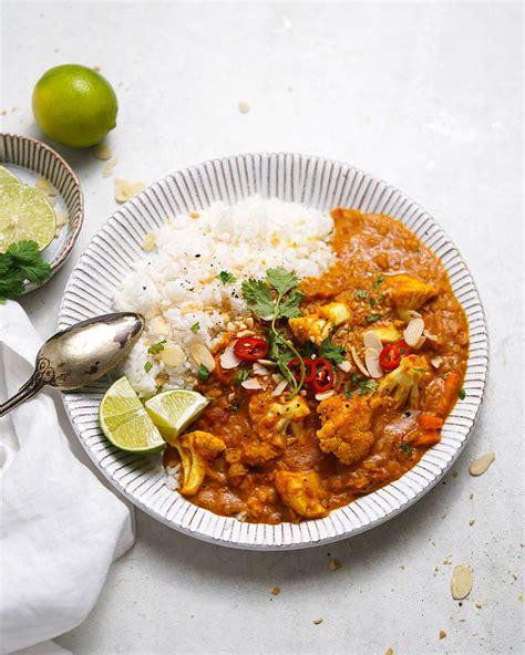 Indické curry so šošovicou a karfiolom