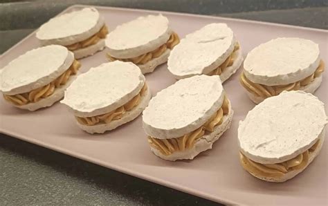 Laskonky plnené karamelovým krémom