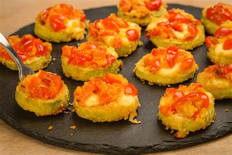 Zapečené cuketové kolieska so syrom a paradajkami