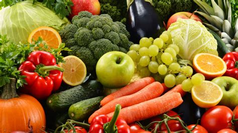 Ovocie a zelenina na tanieri