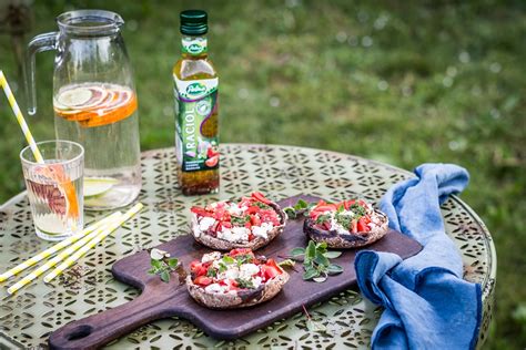 Grilované šampiňóny s feta syrom a paradajkami