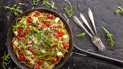 Špagety s cherry paradajkami a rukolou