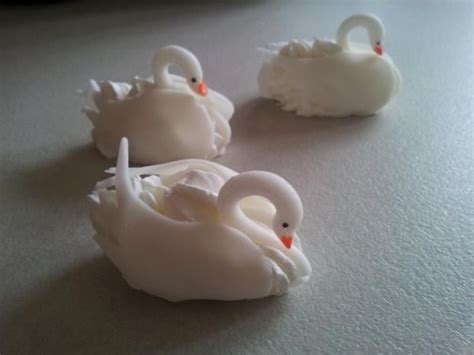 Finálna torta v tvare labute