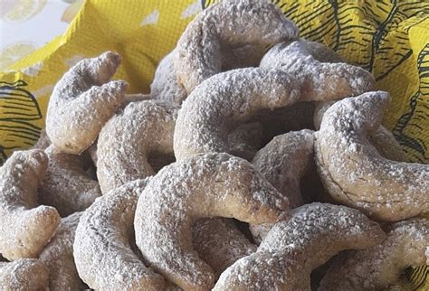 Ingrediencie na orechové rožky