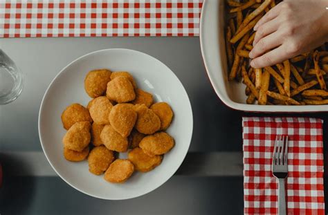 Infografika s postupom prípravy kuracích nugetiek