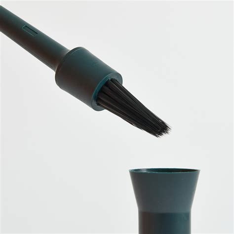 Odkvapkávacia miska a čistiaca kefka na grile