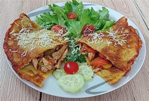 tanier s duseným bravčovým mäsom a zeleninou