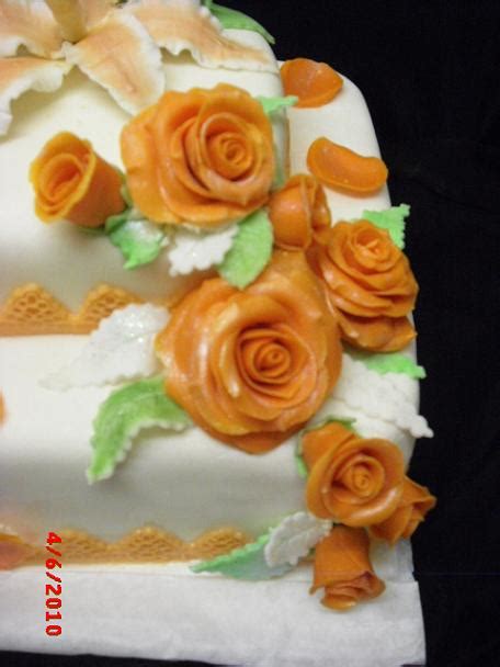 Detail ozdobenej mandarínkovej torty