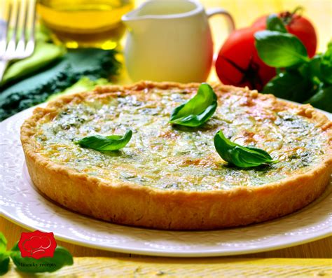 Servírovaný quiche so šalátom