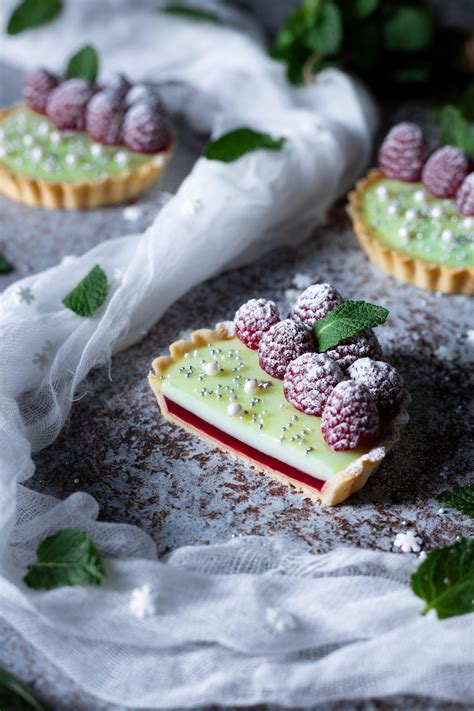 Ilustrácia čerstvých tartaletiek s ovocím