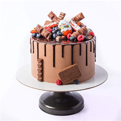 Nádherne poliatá torta čokoládou