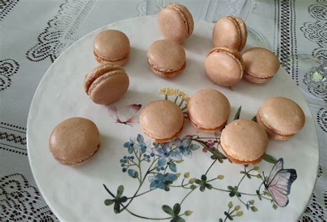 Makrónky plnené slaným karamelom