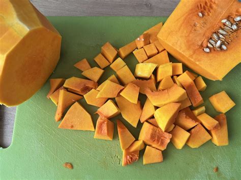 Krájanie a čistenie maslovej tekvice